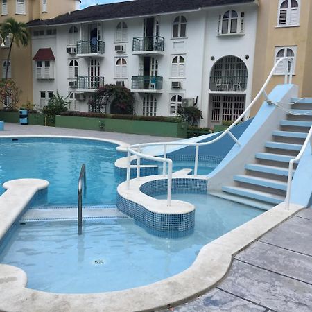 Castle By The Shore Ocho Rios Exterior photo