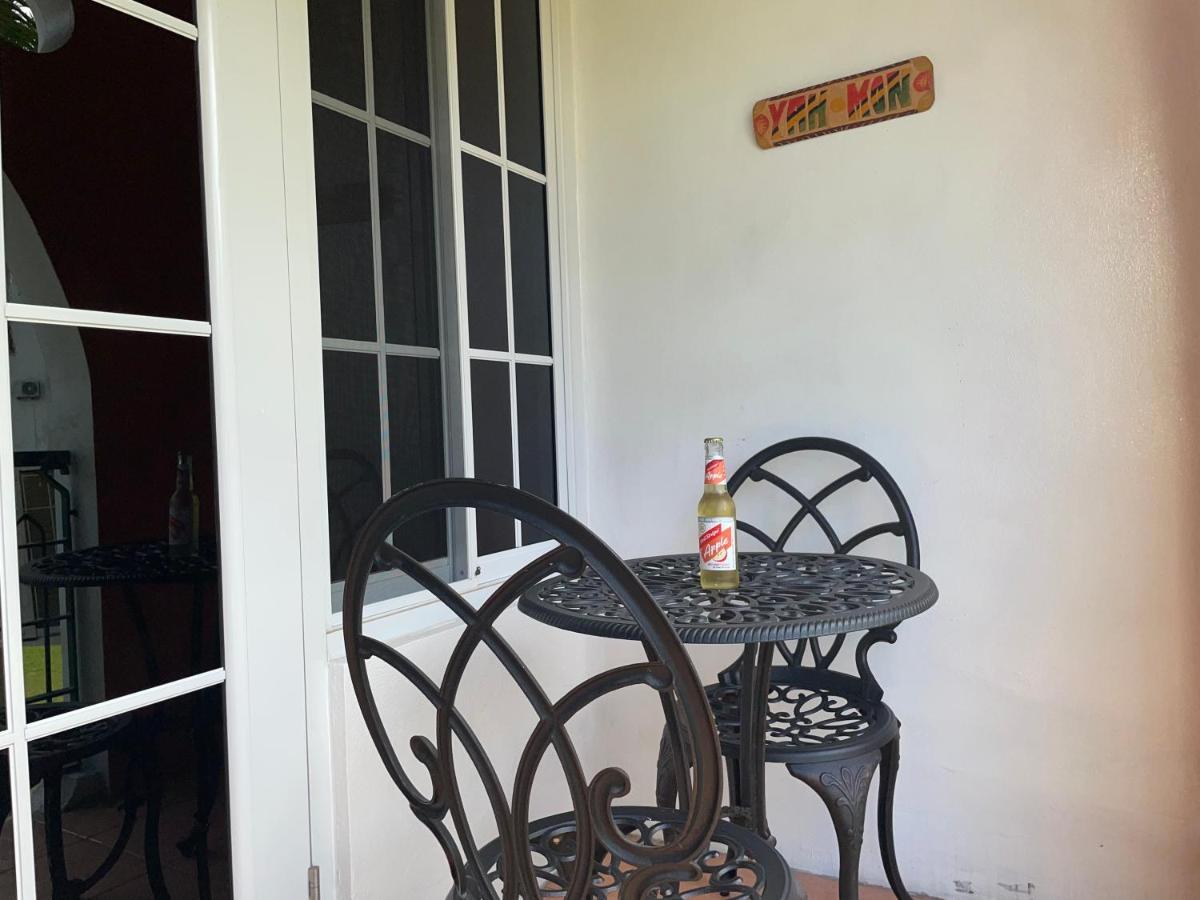 Castle By The Shore Ocho Rios Exterior photo