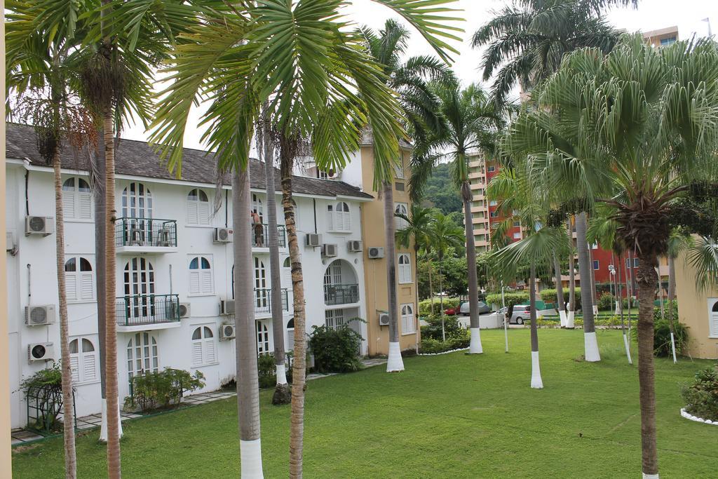 Castle By The Shore Ocho Rios Exterior photo